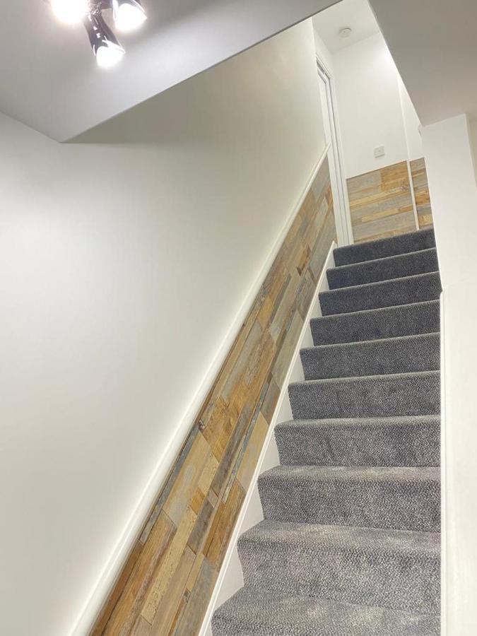 הורלי Gatwick Deluxe En-Suite Rooms מראה חיצוני תמונה