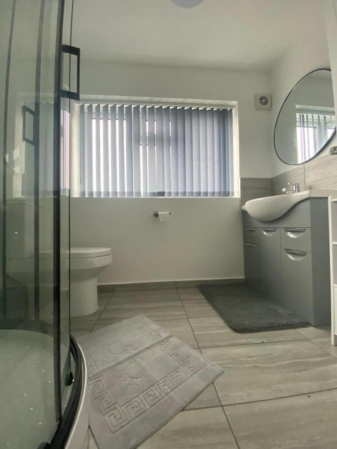 הורלי Gatwick Deluxe En-Suite Rooms מראה חיצוני תמונה