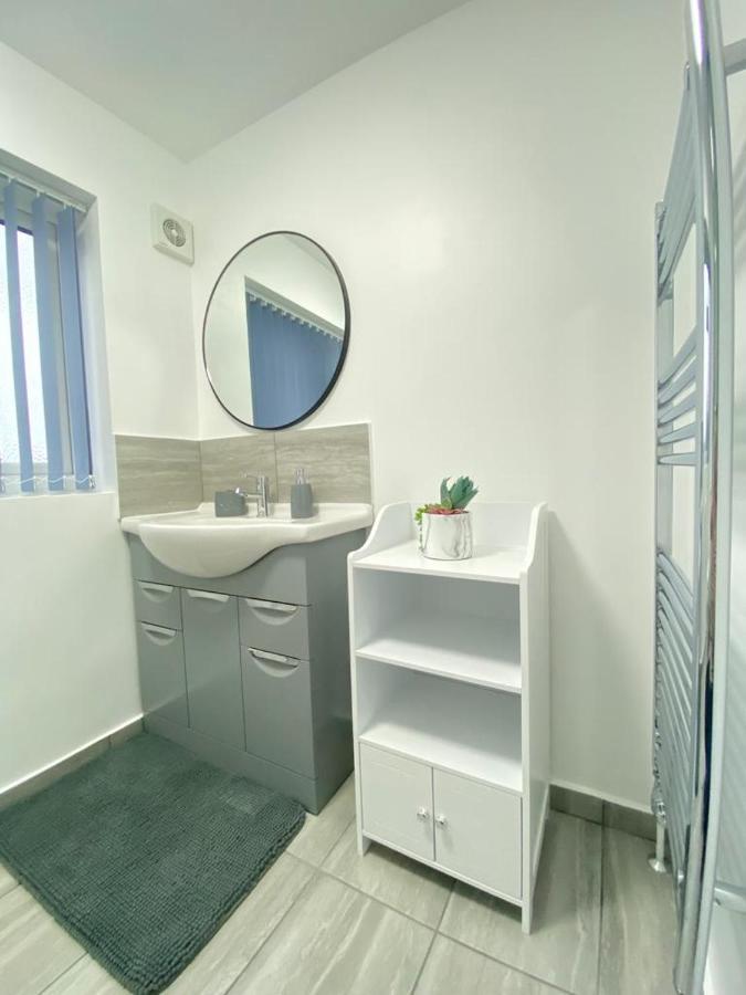 הורלי Gatwick Deluxe En-Suite Rooms מראה חיצוני תמונה