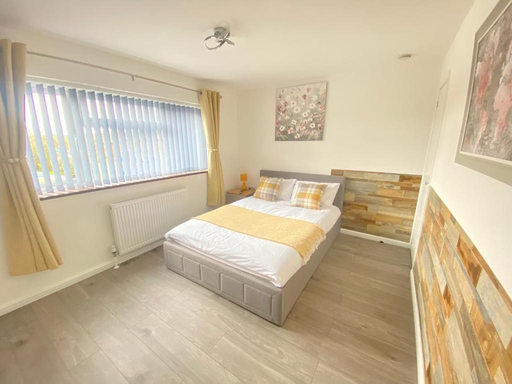 הורלי Gatwick Deluxe En-Suite Rooms מראה חיצוני תמונה
