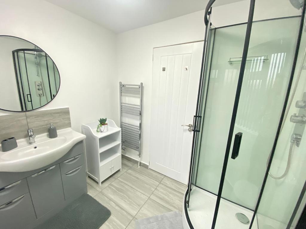 הורלי Gatwick Deluxe En-Suite Rooms מראה חיצוני תמונה