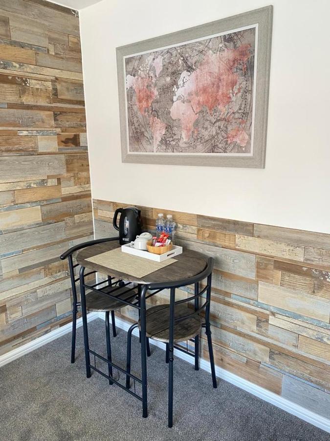 הורלי Gatwick Deluxe En-Suite Rooms מראה חיצוני תמונה